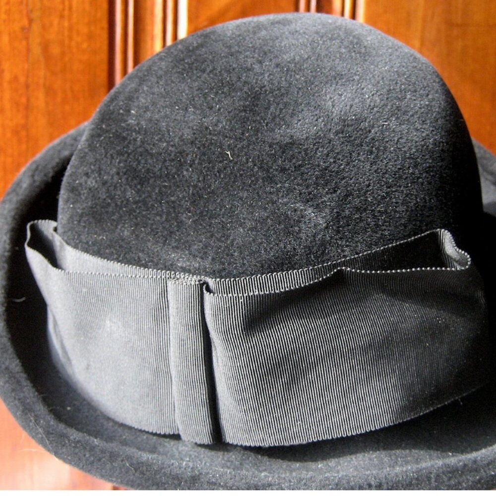 Vintage Rickies Ladies' Hat - Black 100% Wool Felt Hat w/ Bow - 21" Small